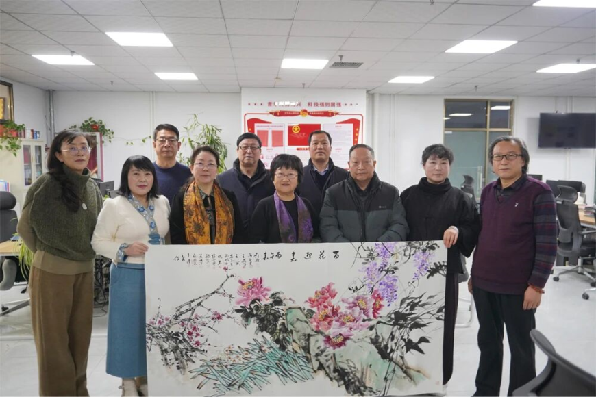 丹青送福暖睿阳·翰墨迎春扬传统—天水市牡丹书画院党支部走进睿阳科技开展马年“万福迎春”公益活动